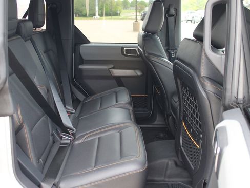 Used 2022 Ford Bronco Badlands AWD/4WD image 9