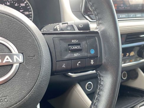 Used 2023 Nissan Rogue SL image 32