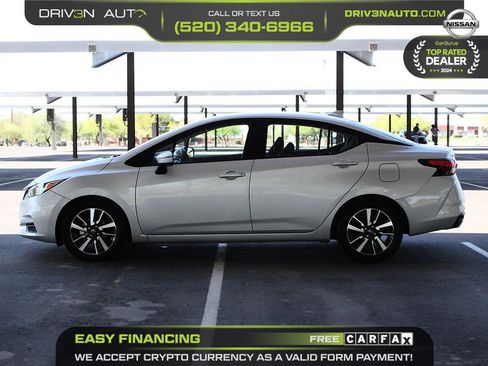 Used 2021 Nissan Versa SV image 4