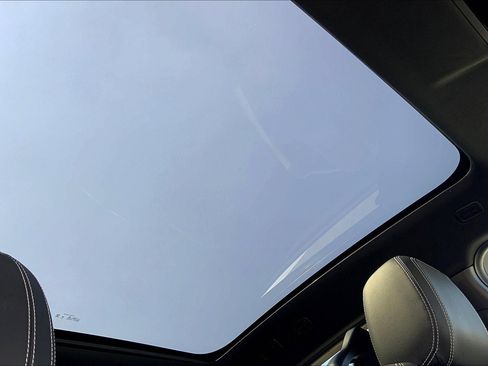 Used 2024 Jaguar E-PACE R-Dynamic SE image 25