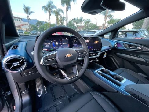 New 2026 Chevrolet Equinox EV LT image 10