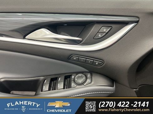 Used 2024 Buick Enclave Premium image 22