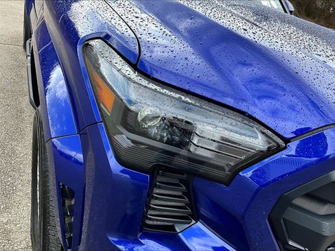 Certified 2025 Toyota Tacoma SR5 image 32