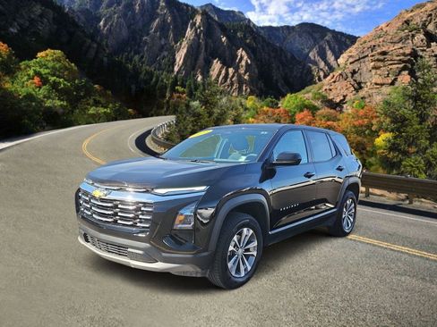 Used 2025 Chevrolet Equinox LT AWD/4WD image 4