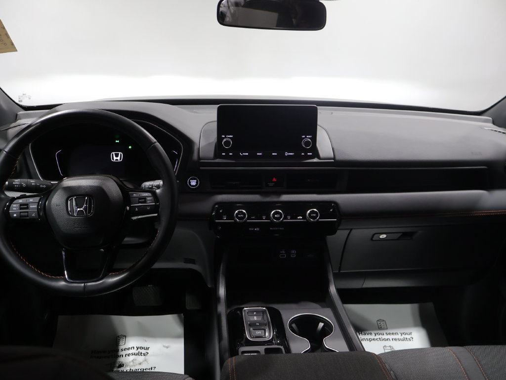 Used 2025 Honda Pilot Sport image 17
