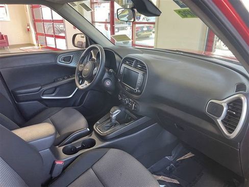 Used 2023 Kia Soul LX image 20
