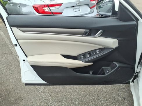 Used 2022 Honda Accord LX image 5