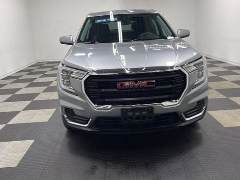 Used 2024 GMC Terrain SLE FWD image 24