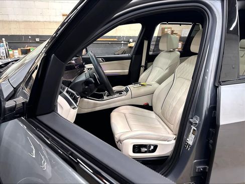Used 2025 BMW X5 xDrive40i w/ Executive Package AWD/4WD image 27
