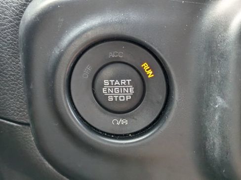 Used 2022 Jeep Wrangler Unlimited Sahara w/ LED Lighting Group AWD/4WD image 28