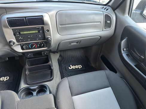 Used 2011 Ford Ranger XLT image 18