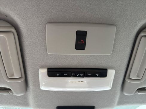 Used 2021 Nissan Kicks SR w/ SR Premium Package FWD image 29