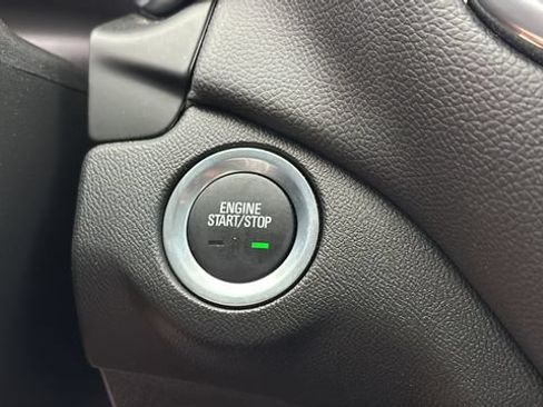 Used 2024 Chevrolet Equinox LT FWD image 28