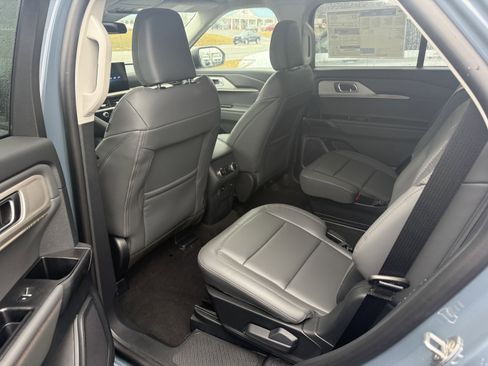 New 2026 Ford Explorer Active w/ Active Comfort Package image 8