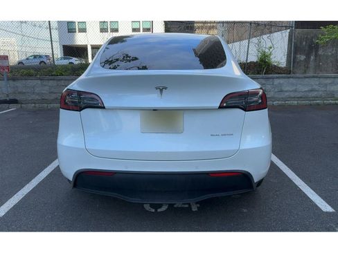 Used 2022 Tesla Model Y Long Range AWD/4WD image 4