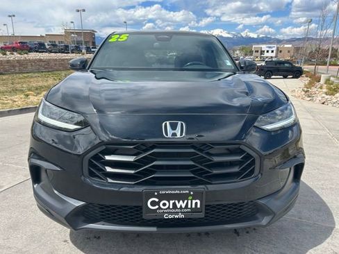 Used 2025 Honda HR-V Sport image 4