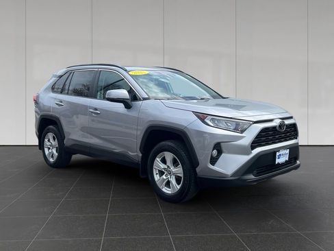 Used 2021 Toyota RAV4 XLE w/ Convenience Package image 7