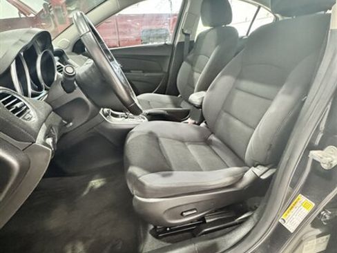 Used 2014 Chevrolet Cruze LT FWD image 6