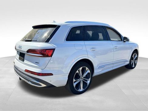 Used 2021 Audi Q7 3.0T Premium Plus w/ Premium Plus Package image 4