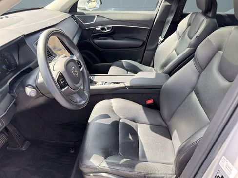 Used 2020 Volvo XC90 T6 Momentum w/ Protection Package Premier image 5