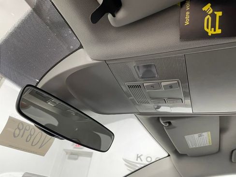 New 2025 Volkswagen Taos S image 18