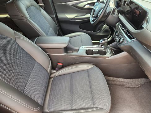 Used 2024 Buick Envista Preferred w/ Convenience I Package FWD image 11