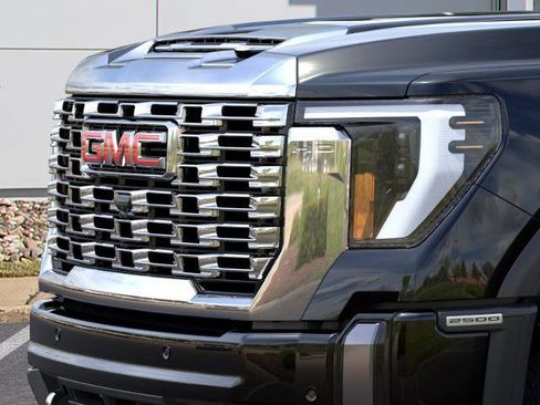New 2026 GMC Sierra 2500 Denali w/ Denali Reserve Package AWD/4WD image 34