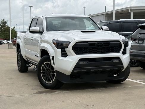 Used 2026 Toyota Tacoma TRD Sport RWD image 2