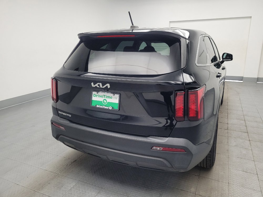Used 2023 Kia Sorento LX FWD image 7