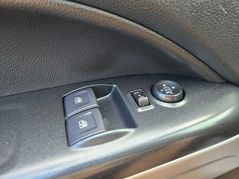 Used 2022 Chevrolet Colorado LT w/ Fleet Safety Package image 32