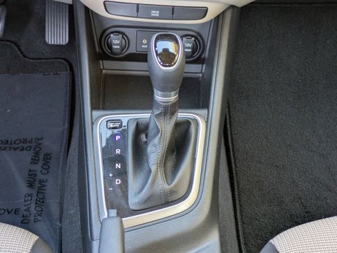 Used 2021 Hyundai Accent SEL image 14