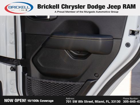 Used 2025 Jeep Wrangler Sahara image 12