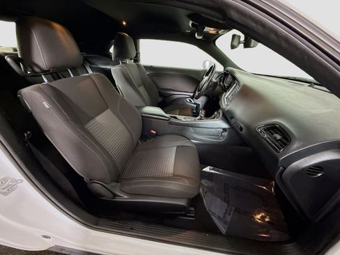 Used 2023 Dodge Challenger SXT image 27