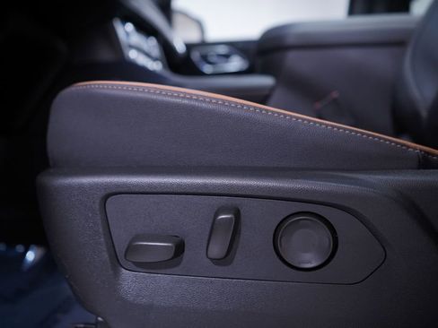 Used 2024 GMC Yukon AT4 w/ AT4 Premium Plus Package image 18