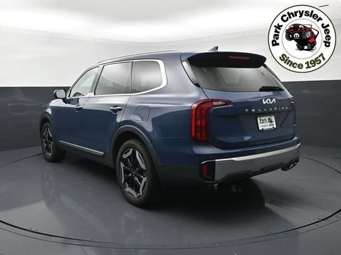 Used 2023 Kia Telluride S w/ S Sunroof Package AWD/4WD image 4