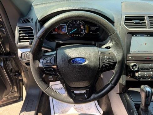 Used 2017 Ford Explorer XLT w/ Equipment Group 202A image 18