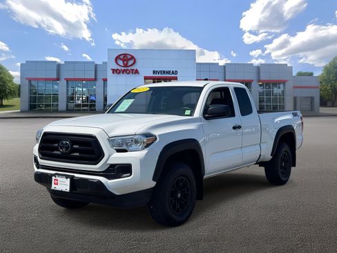 Certified 2022 Toyota Tacoma SR w/ SX Package AWD/4WD image 1