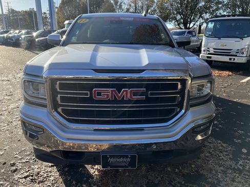 Used 2017 GMC Sierra 1500 SLE w/ SLE Preferred Package image 3