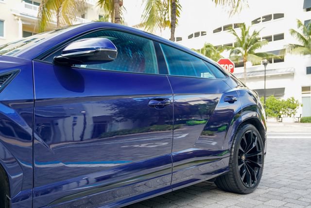 Used 2022 Lamborghini Urus AWD/4WD image 11