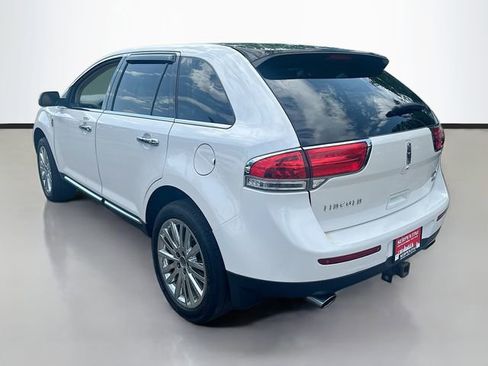 Used 2015 Lincoln MKX AWD w/ Equipment Group 102A image 8
