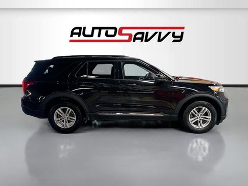 Used 2023 Ford Explorer XLT w/ Equipment Group 202A AWD/4WD image 8