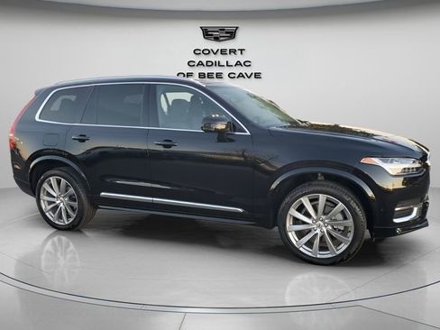 Used 2023 Volvo XC90 B6 Plus image 12