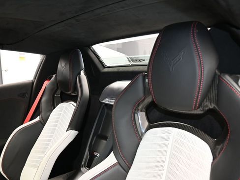 Used 2023 Chevrolet Corvette Stingray Premium Conv w/ Z51 Performance Package image 39