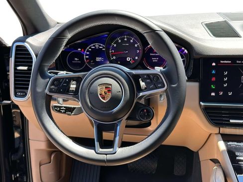 Used 2022 Porsche Cayenne Platinum Edition AWD/4WD image 11