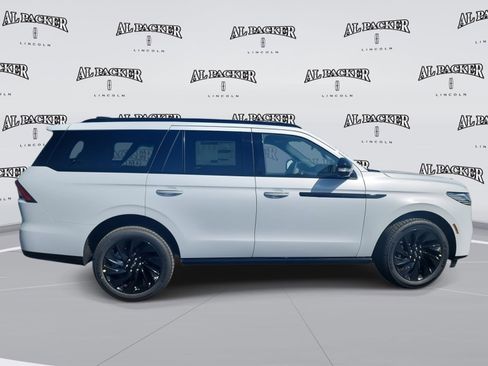 New 2026 Lincoln Navigator Reserve w/ Jet Appearance Package AWD/4WD image 6