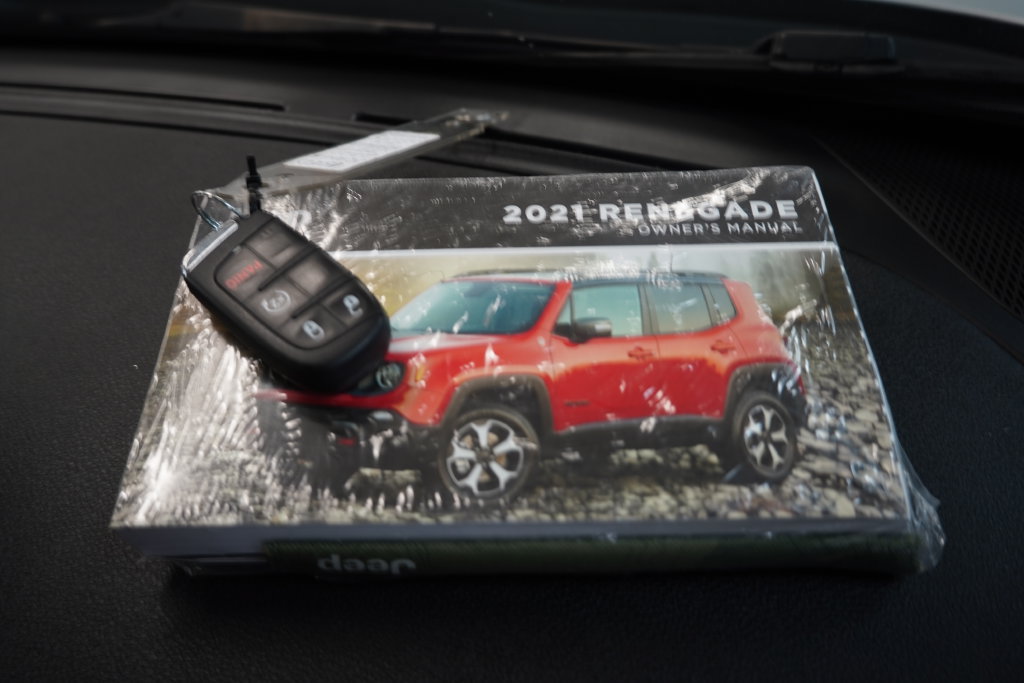 Used 2021 Jeep Renegade Latitude w/ Luxury Group I AWD/4WD image 36