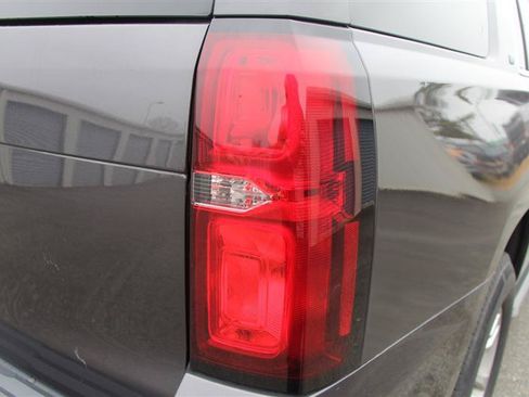 Used 2018 Chevrolet Tahoe LT AWD/4WD image 11