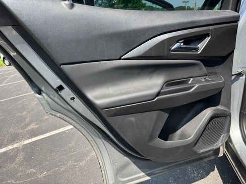Used 2025 Chevrolet Equinox EV LT w/ Comfort Package FWD image 10