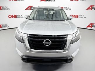 Used 2025 Nissan Pathfinder SV FWD video 2