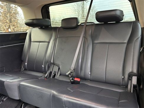 Used 2024 Ford Expedition XLT image 10